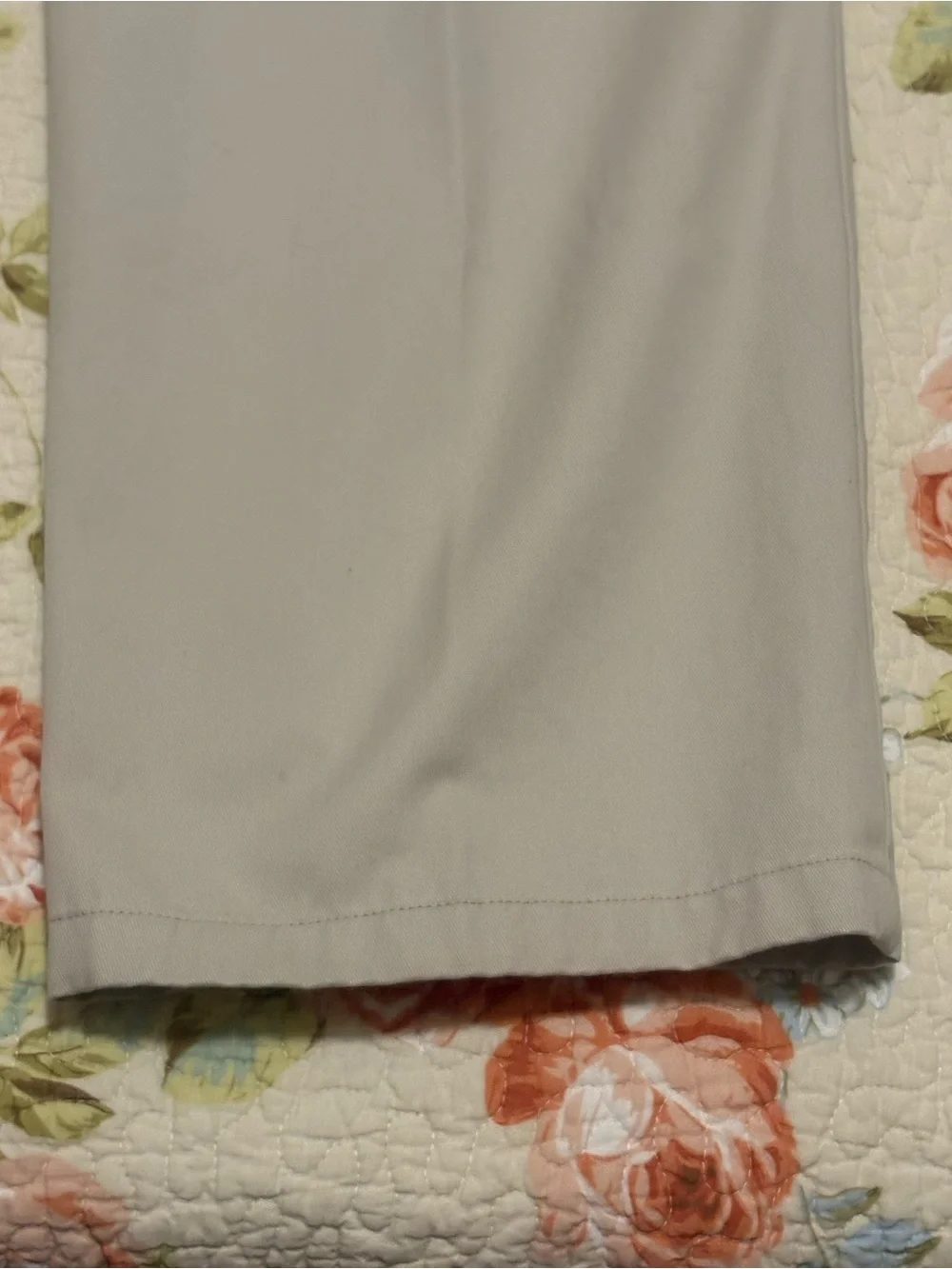 DOCKERS D3 CLASSIC FIT FLAT FRONT KHAKI Pants for Men’s  W42 X L30